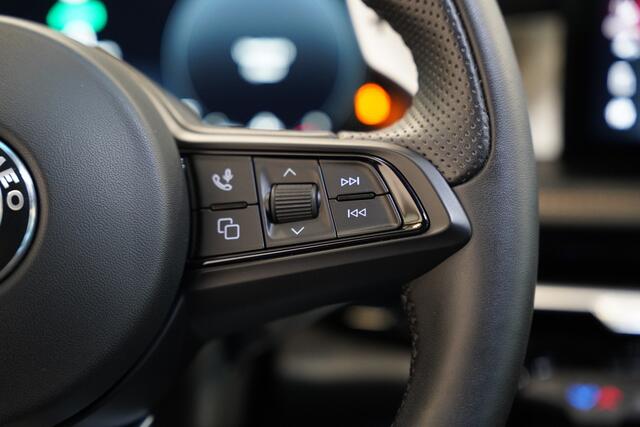 Alfa Romeo Tonale 1.5T Hybrid Sprint ACC PDC 360 Camera Leder NAP!