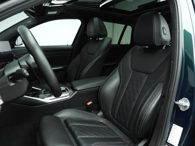 Alpina Bmw alpina D3S Touring XDrive | LED | Leder | HUD | Panoramadak | Sportstoelen | Trekhaak | Active Cruise | DAB | Harman-kardon sound | Alu 20 inch