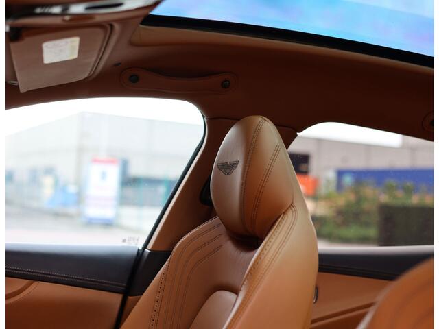 Aston Martin DBX 4.0 V8 | Minotaur Green - Pano - Historie