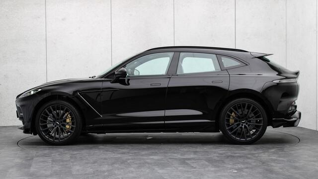 Aston Martin DBX 4.0 V8 707 | Carbon | Stoelventilatie | Trekhaak | Sportuitlaat | Panoramadak