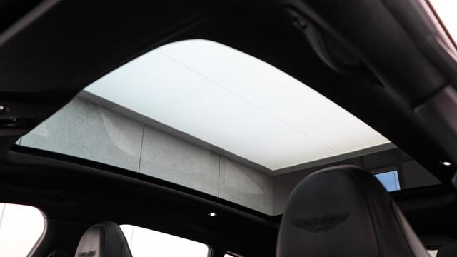 Aston Martin DBX 4.0 V8 707 | Carbon | Stoelventilatie | Trekhaak | Sportuitlaat | Panoramadak