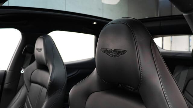 Aston Martin DBX 4.0 V8 707 | Carbon | Stoelventilatie | Trekhaak | Sportuitlaat | Panoramadak