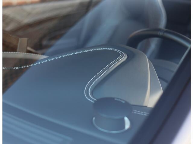 Aston Martin VANQUISH Volante 6.0 V12 Touchtronic 2+2 | B&O - Carbon - Perfect!