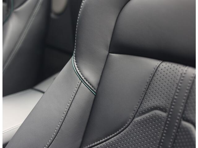 Aston Martin VANTAGE Roadster 4.0 V8 | Malachite - Bowers & Wilkins