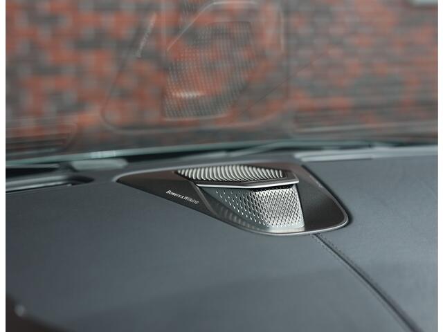 Aston Martin VANTAGE Roadster 4.0 V8 | Malachite - Bowers & Wilkins
