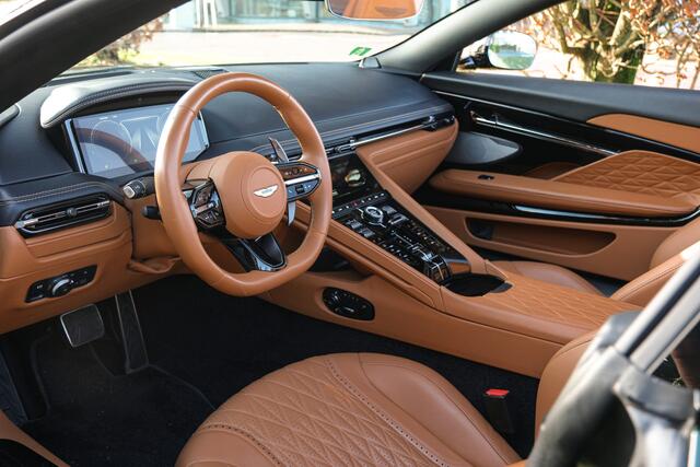 Aston Martin VOLANTE DB12 4.0 V8 / Buckinghamshire Green / Bowers & Wilkins