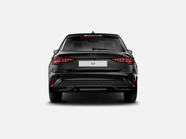 Audi 1.5 e-hybrid S edition 204 PK · Optiekpakket zwart plus · Warmtewerend donker getint glas · Lichtpakket pro ambient light