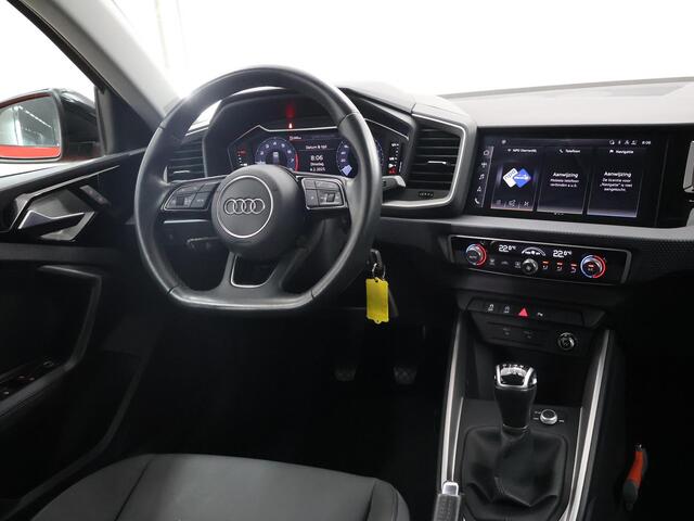 Audi A1 Sportback 30 TFSI S-Line | Virtual Cockpit | Parkeercamera | Sportstoelen | Cruise control | climate Control | Led koplampen |