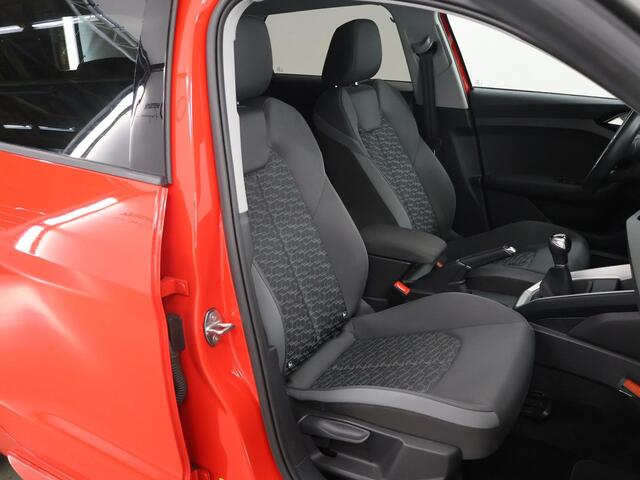 Audi A1 Sportback 30 TFSI S-Line | Virtual Cockpit | Parkeercamera | Sportstoelen | Cruise control | climate Control | Led koplampen |