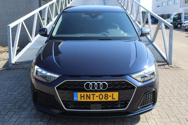 Audi A1 Sportback 35 TFSI epic AUTOMAAT/Virtual cockpit/Keyless/Climate control/Cruise control/Lane assist/Apple carplay/Parkeersensoren/Draadloze telefoonlader/Stoelverwarming/Bluetooth/LED koplampen/18'' Lichtmetalen velgen/Multifunctioneel stuurwiel/Spraakbedi
