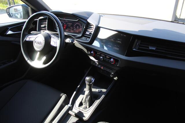 Audi A1 Sportback 35 TFSI epic AUTOMAAT/Virtual cockpit/Keyless/Climate control/Cruise control/Lane assist/Apple carplay/Parkeersensoren/Draadloze telefoonlader/Stoelverwarming/Bluetooth/LED koplampen/18'' Lichtmetalen velgen/Multifunctioneel stuurwiel/Spraakbedi