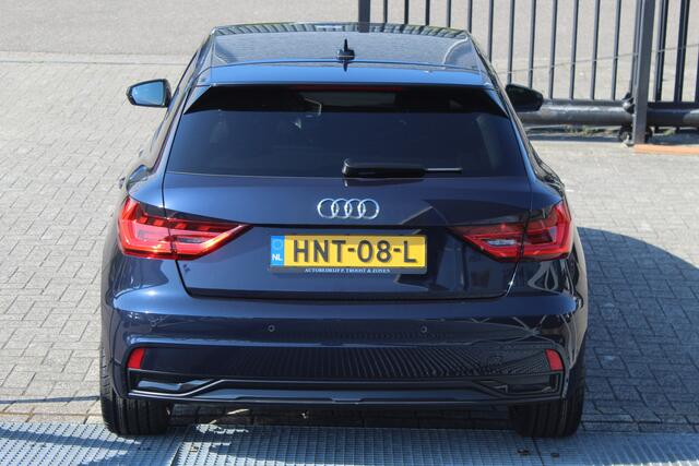 Audi A1 Sportback 35 TFSI epic AUTOMAAT/Virtual cockpit/Keyless/Climate control/Cruise control/Lane assist/Apple carplay/Parkeersensoren/Draadloze telefoonlader/Stoelverwarming/Bluetooth/LED koplampen/18'' Lichtmetalen velgen/Multifunctioneel stuurwiel/Spraakbedi