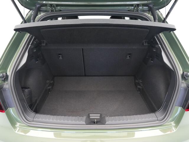 Audi A1 Sportback 25 TFSI 95pk S edition S Line 18'' Lichtmetalen velgen Navigatie Perkeerhulp plus 103