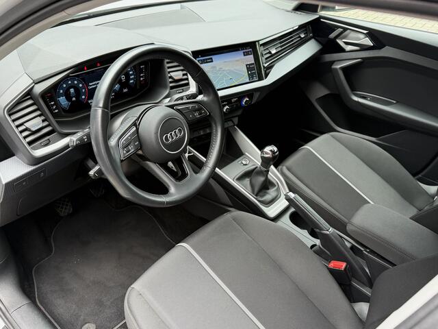 Audi A1 CITYCARVER 25 TFSI *!* NAVI/ CARPLAY/ 17 INCH/ STOELVERWARMING/ PDC *!*