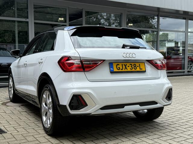 Audi A1 CITYCARVER 25 TFSI *!* NAVI/ CARPLAY/ 17 INCH/ STOELVERWARMING/ PDC *!*