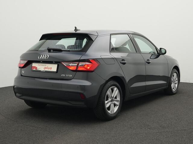 Audi A1 Sportback 25 TFSI 95 pk S-tronic S edition | Cruise control | Parkeersensoren achter | Climatronic | Carplay | 17 inch