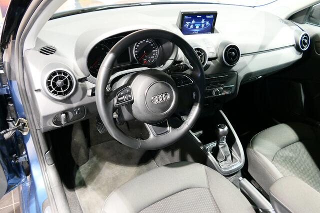 Audi A1 Sportback 1.0 TFSI Adrenalin *5 pers!* *S-line!* - Navi, cruise, airco