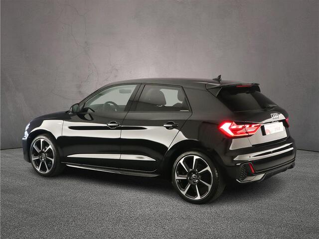 Audi A1 Sportback 25 TFSI S edition | Camera | Adapt. Cruise | Parkeerhulp | Optiek zwart | Keyless | S Line | 18 inch | Verlengde Garantie | LED | Stoelverwarming |