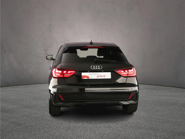 Audi A1 Sportback 25 TFSI S edition | Camera | Adapt. Cruise | Parkeerhulp | Optiek zwart | Keyless | S Line | 18 inch | Verlengde Garantie | LED | Stoelverwarming |