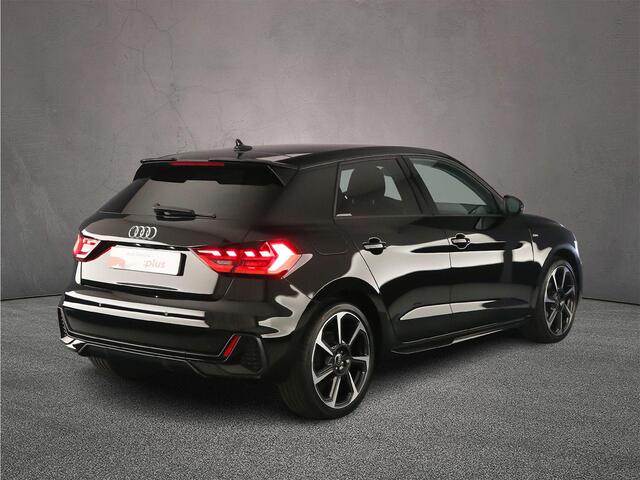 Audi A1 Sportback 25 TFSI S edition | Camera | Adapt. Cruise | Parkeerhulp | Optiek zwart | Keyless | S Line | 18 inch | Verlengde Garantie | LED | Stoelverwarming |