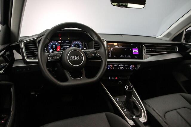 Audi A1 Sportback 25 TFSI S edition | Camera | Adapt. Cruise | Parkeerhulp | Optiek zwart | Keyless | S Line | 18 inch | Verlengde Garantie | LED | Stoelverwarming |