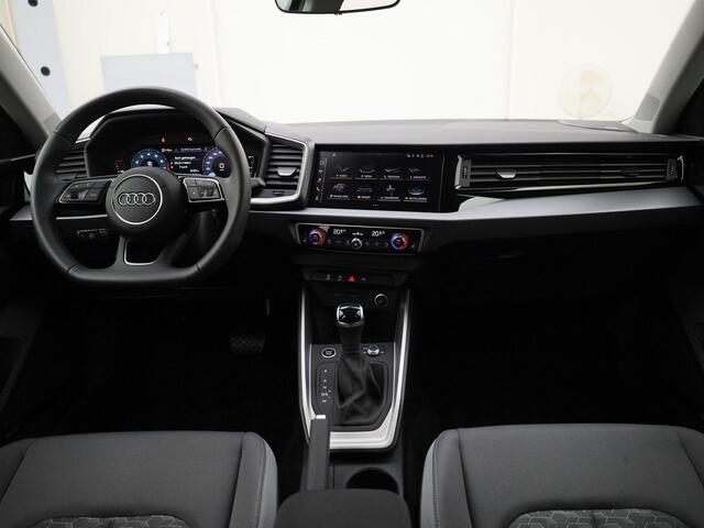Audi A1 Sportback 25 TFSI/95PK S Line · Apple/Android Car Play · Camera + Parkeersensoren · Sonos sound · Garantie tot januari 2030