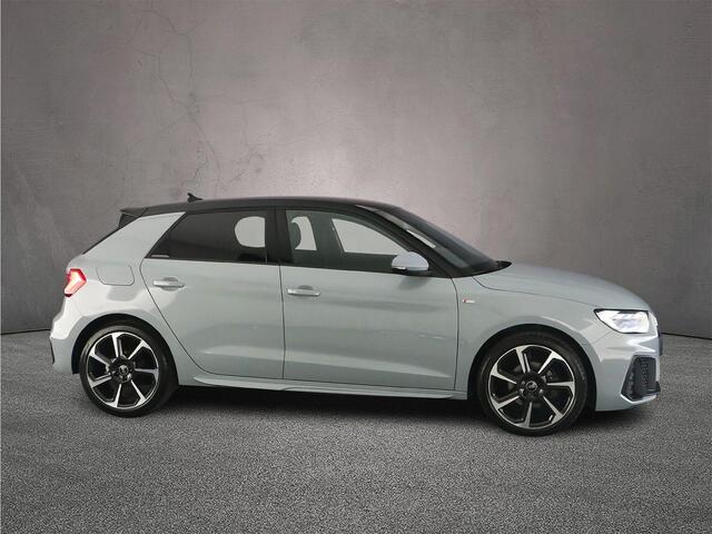 Audi A1 Sportback 35 TFSI S Edition | Adapt. Cruise | 18 inch | Audi sound | MMI Navi | LED | Ambient light | Keyless | S Line | Optiek Zwart | Stoelverwarming |