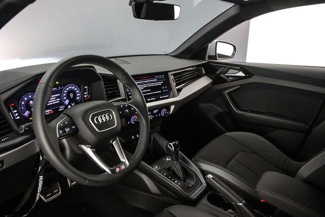 Audi A1 Sportback 35 TFSI S Edition | Adapt. Cruise | 18 inch | Audi sound | MMI Navi | LED | Ambient light | Keyless | S Line | Optiek Zwart | Stoelverwarming |