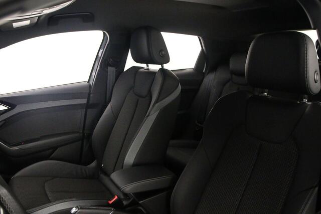 Audi A1 Sportback 35 TFSI S Edition | Adapt. Cruise | 18 inch | Audi sound | MMI Navi | LED | Ambient light | Keyless | S Line | Optiek Zwart | Stoelverwarming |