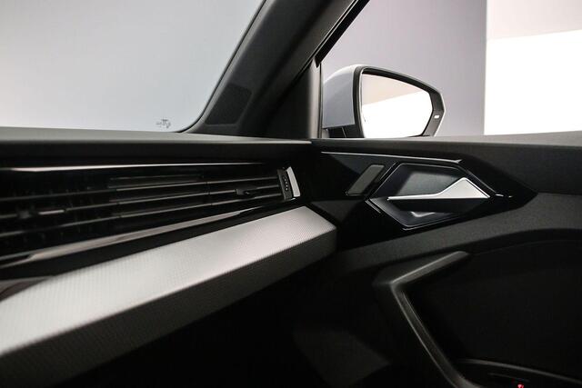 Audi A1 Sportback 35 TFSI S Edition | Adapt. Cruise | 18 inch | Audi sound | MMI Navi | LED | Ambient light | Keyless | S Line | Optiek Zwart | Stoelverwarming |