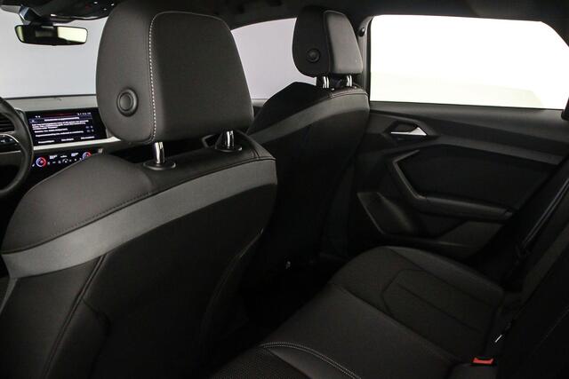 Audi A1 Sportback 35 TFSI S Edition | Adapt. Cruise | 18 inch | Audi sound | MMI Navi | LED | Ambient light | Keyless | S Line | Optiek Zwart | Stoelverwarming |