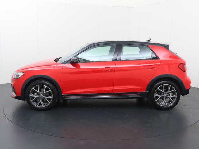 Audi A1 citycarver 35 TFSI epic | 150 PK | Automaat | Stoelverwarming | Achteruitrij camera | Lederen interieur |