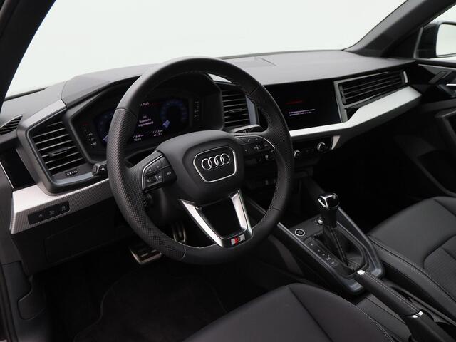 Audi A1 Sportback 25 TFSi Automaat S edition | Adaptive Cruise | Carplay | Navigatiesysteem | Parkeersensoren | Stoel Verwarming | LED | 18 Inch | 11.443 Km!!
