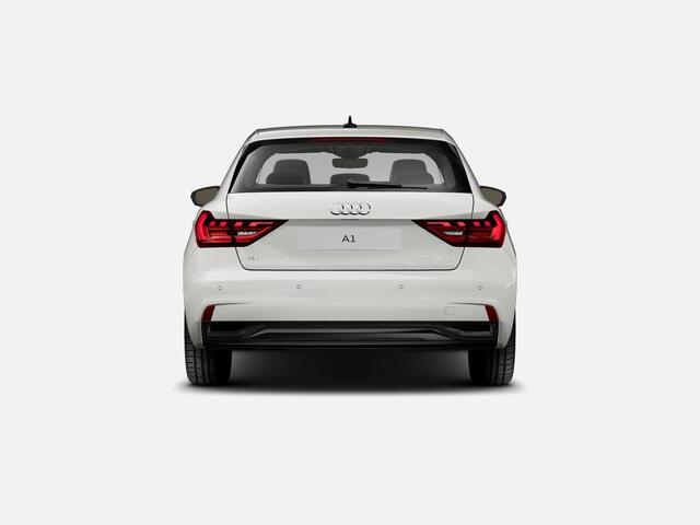 Audi A1 Sportback Advanced edition 25 TFSI 95 PK · Afgevlakt sportstuur · Hill hold assist · Stoelverwarming voorin