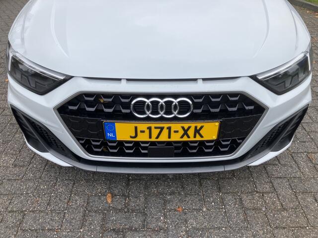 Audi A1 Sportback 25 TFSI Pro Line S / Half-Leder / Led koplampen / Zwart dak / 17 Inch / Virtual Cockpit