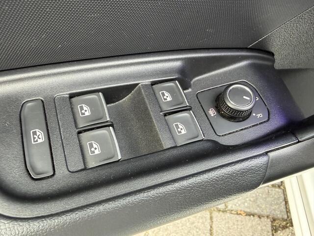 Audi A1 Sportback 30 TFSI S-Line | LED | Keyless | Sfeer | Carplay | Stoelverwarming