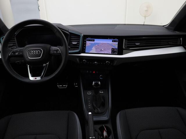 Audi A1 Sportback 25 TFSI/95PK Sportback S Edition · Navigatie · Cruise Control · Clima · Apple Car Play · Fabrieksgarantie t/m 11-09-2029 ·