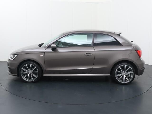 Audi A1 1.0 TFSI Adrenalin | 95pk | Cruise control | Navigatie | Bluetooth | PDC voor + achter | 3deurs |