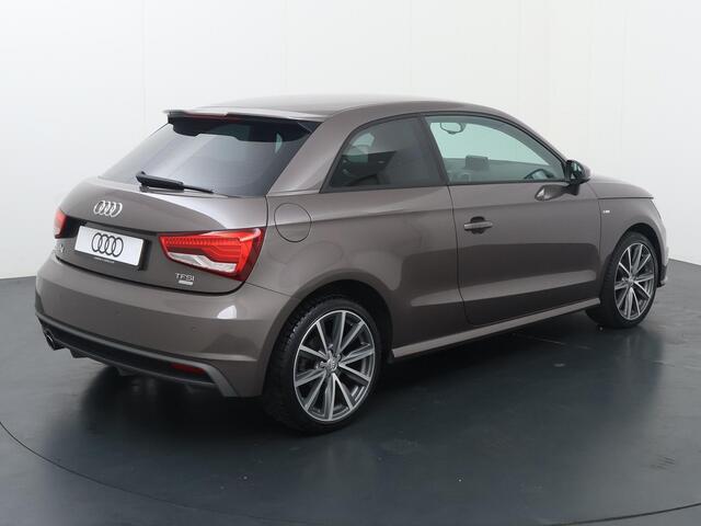 Audi A1 1.0 TFSI Adrenalin | 95pk | Cruise control | Navigatie | Bluetooth | PDC voor + achter | 3deurs |