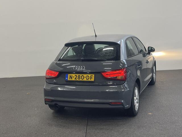 Audi A1 Sportback 1.0 TFSI 5 Deurs Navigatie Parkeersensoren voor+achter Clima Bluetooth Cruise Control Afwijkende dakkleur Nette auto!