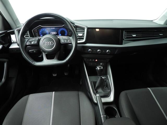 Audi A1 Sportback 30 TFSI epic 115PK | CarPlay | 17" | Parkeersensoren | Sportstuur