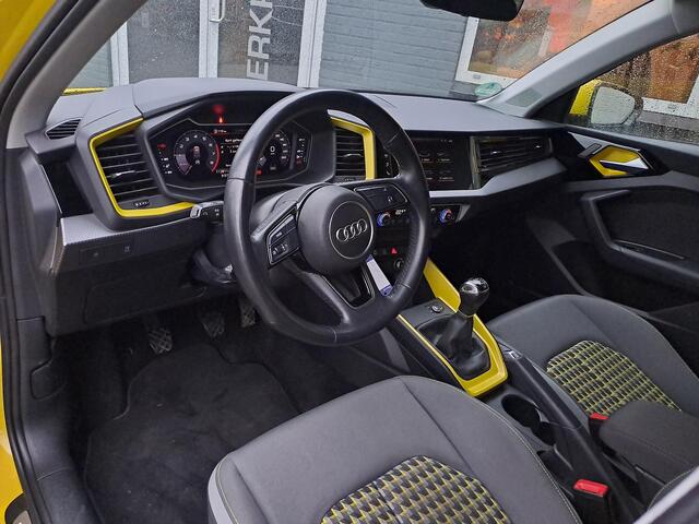 Audi A1 30 TFSI S-line Sportback Stoelverwarming, Bluetooth,