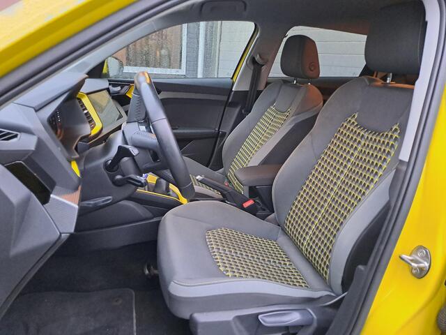 Audi A1 30 TFSI S-line Sportback Stoelverwarming, Bluetooth,