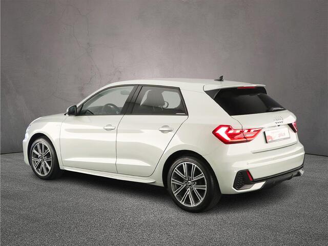 Audi A1 Sportback 25 TFSI S edition | ACC | Camera | Parkeersensoren | Full-led | Optiek zwart | Audi sound |
