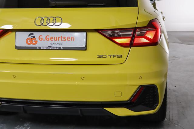 Audi A1 30 TFSI S-line Sportback Stoelverwarming, Bluetooth, Apple CarPlay/Android Auto