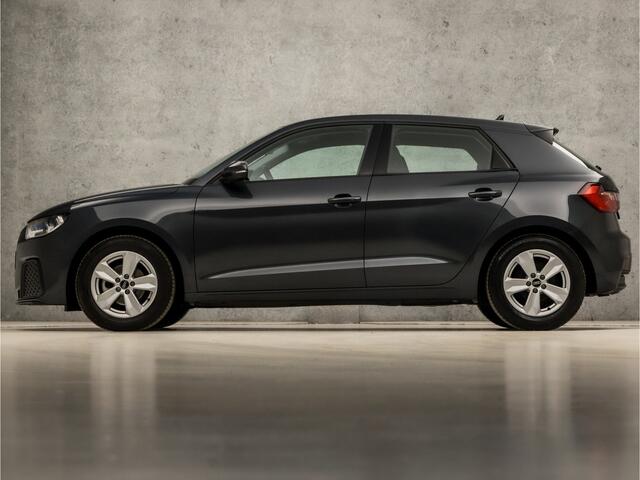 Audi A1 Sportback 25 TFSI Sport (APPLE CARPLAY, GROOT NAVI, LM VELGEN, SPORTSTOELEN, CRUISE, LANE ASSIST, LEDER SPORTSTUUR, NIEUWSTAAT)