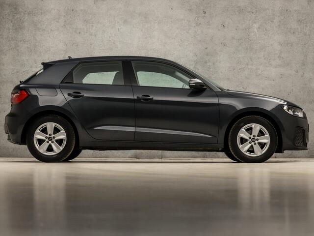 Audi A1 Sportback 25 TFSI Sport (APPLE CARPLAY, GROOT NAVI, LM VELGEN, SPORTSTOELEN, CRUISE, LANE ASSIST, LEDER SPORTSTUUR, NIEUWSTAAT)