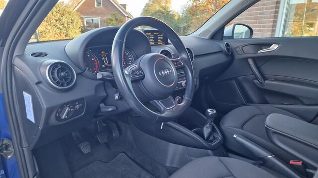 Audi A1 Sportback 1.0 TFSI Sport line S-Line Edition, Stoelverwarming