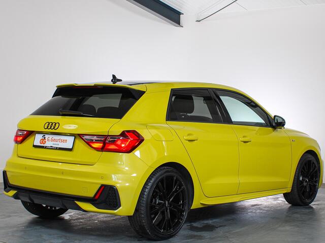 Audi A1 30 TFSI S-line Sportback Stoelverwarming, Bluetooth, Apple CarPlay/Android Auto
