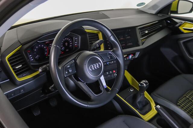 Audi A1 30 TFSI S-line Sportback Stoelverwarming, Bluetooth, Apple CarPlay/Android Auto